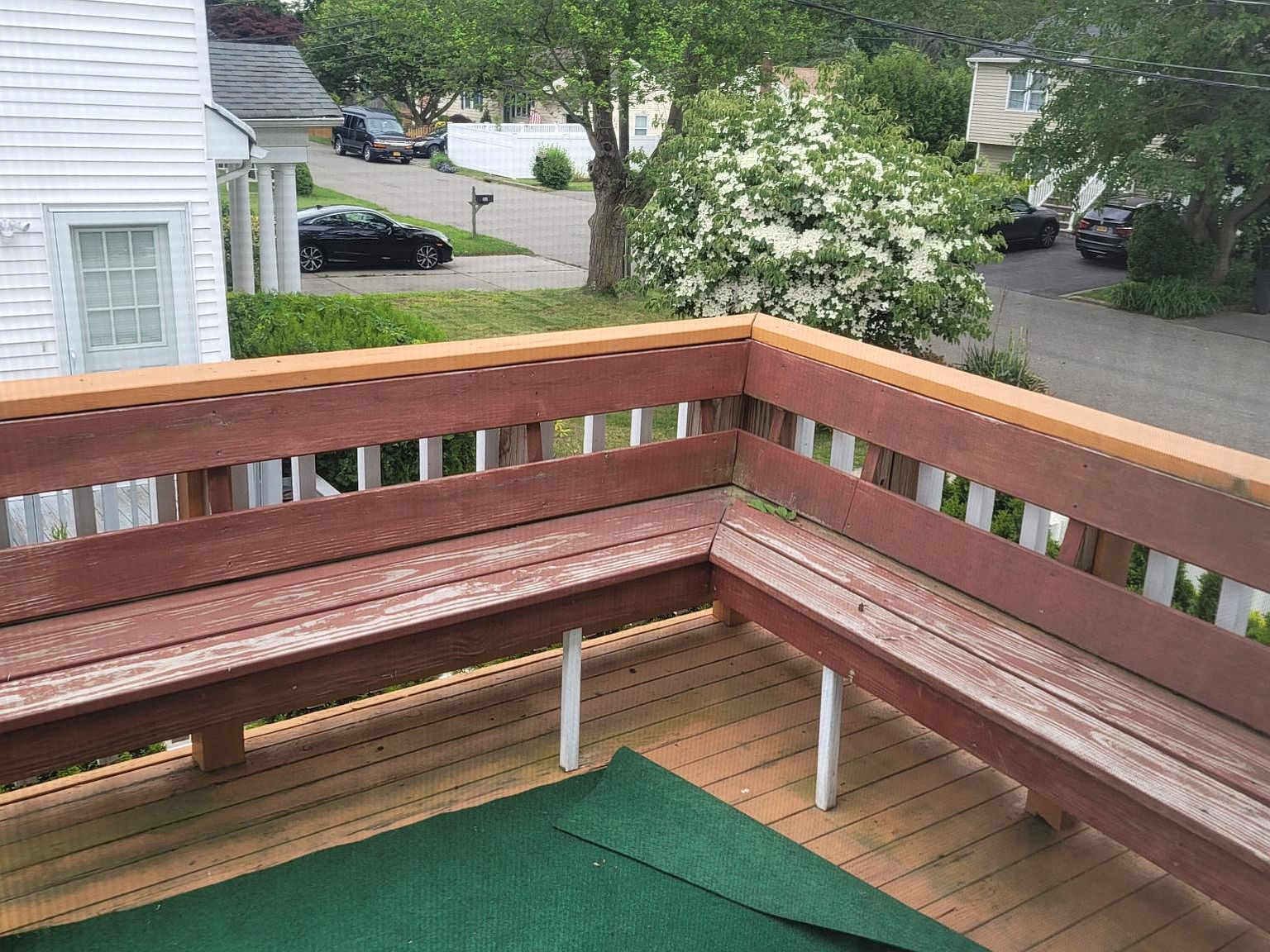 Outdoor deck
